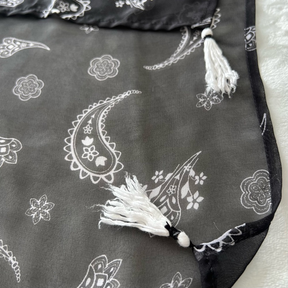 Sheer Paisley Kimono Handkerchief Hem Tassels Black White One Size Cardigan - Picture 9 of 16